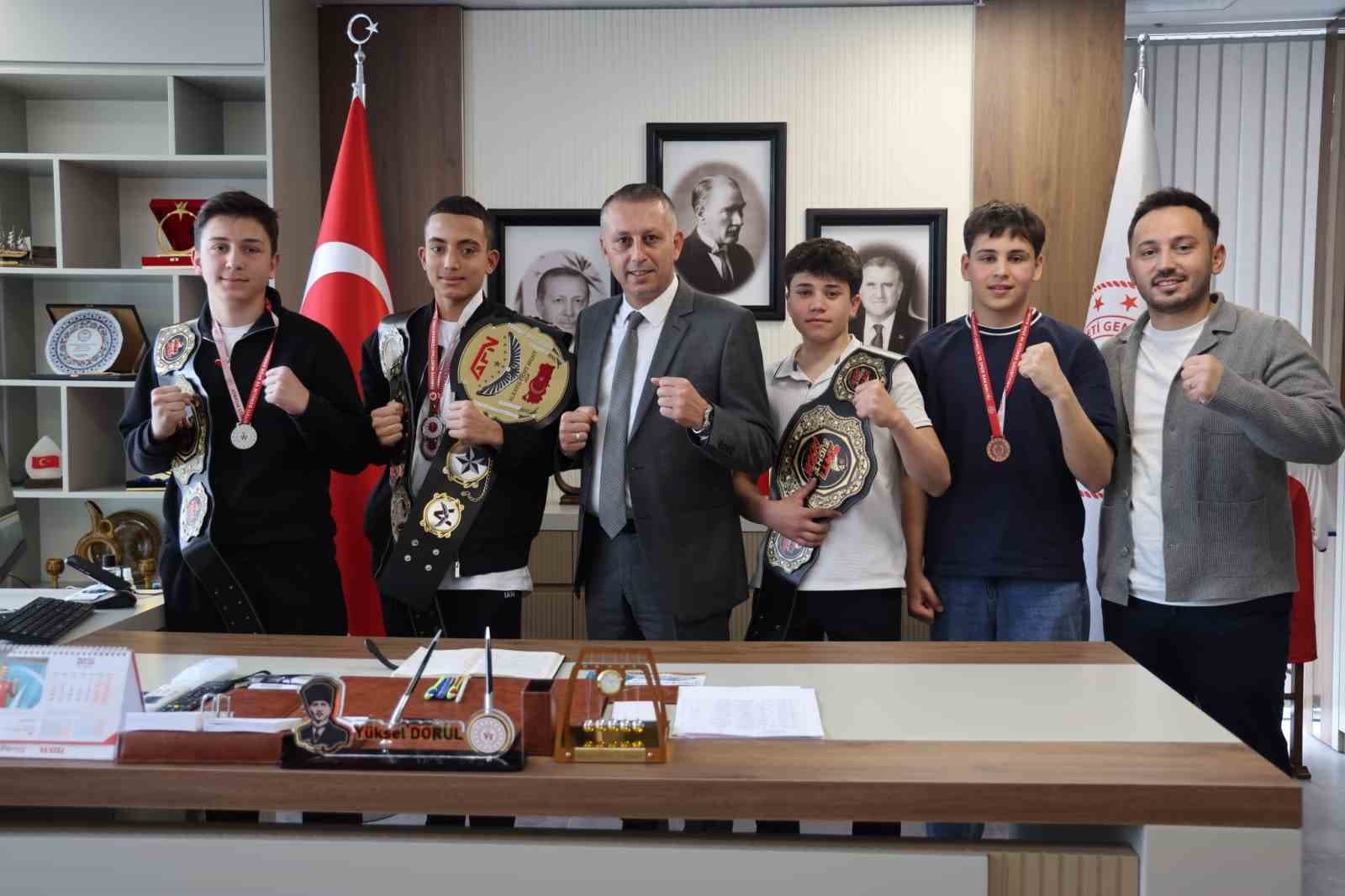 Niğdeli muaythai sporcularından Türkiye dereceleri