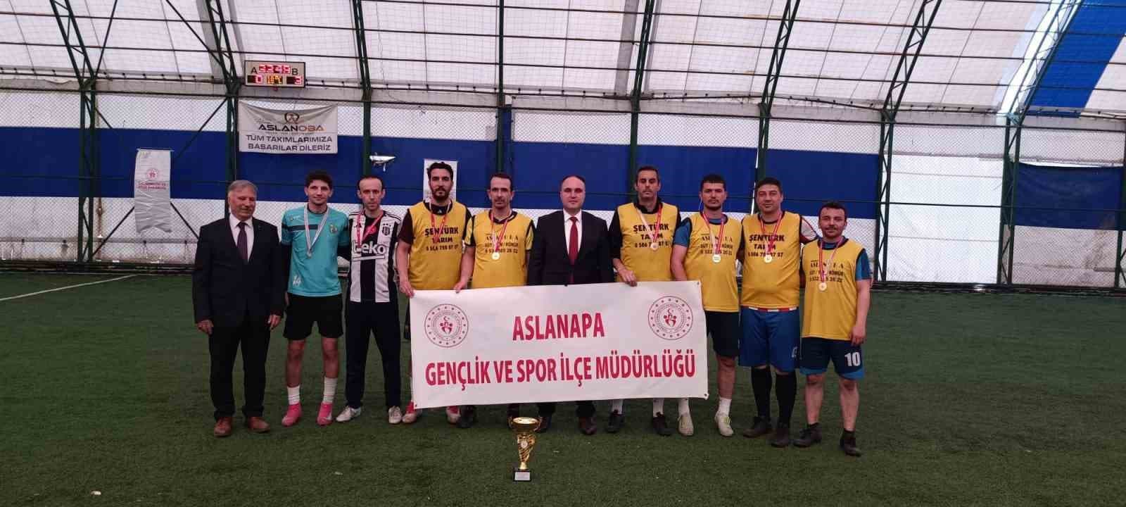 Aslanapa’da kurumlar arası futbol turnuvası tamamlandı
