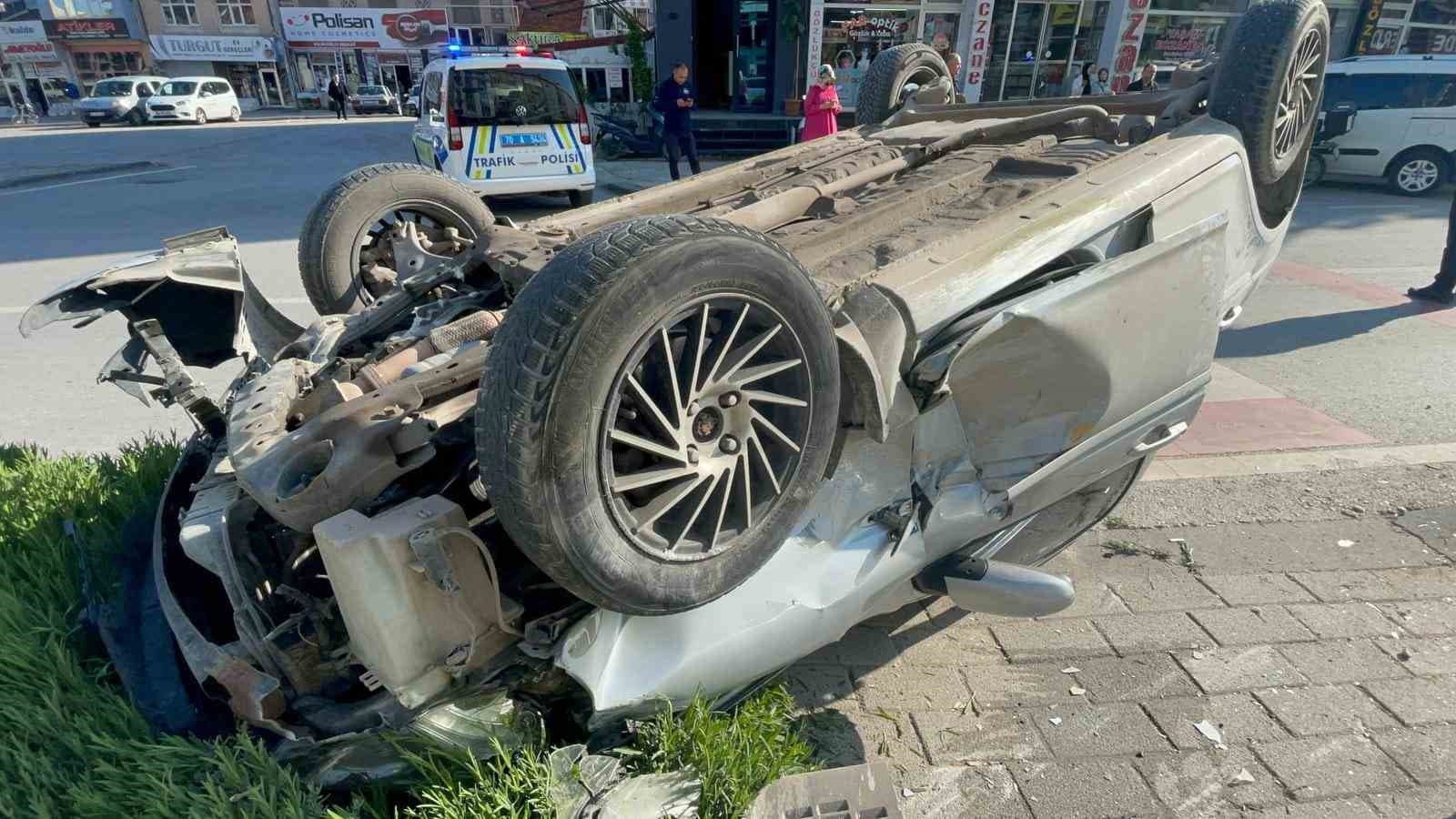 Karaman’da takla atan otomobil sürücüsü yaralandı