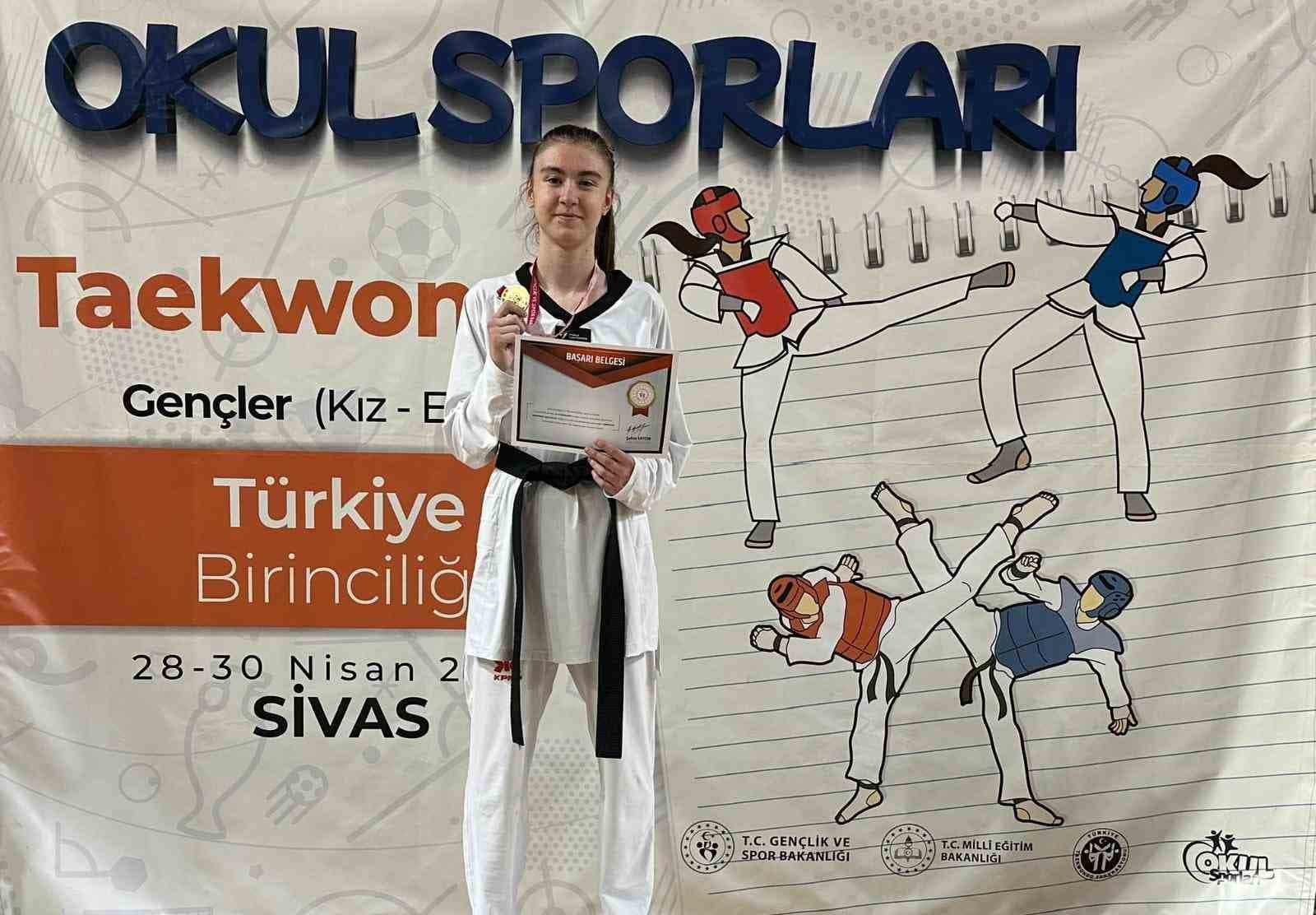 Aydın Lisesi öğrencisi Özfidan’dan çifte şampiyonluk