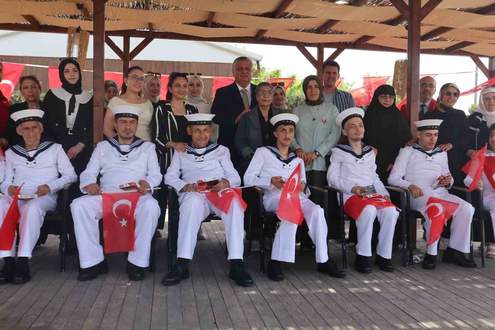 Yalova’da engelli gençlere asker eğlencesi