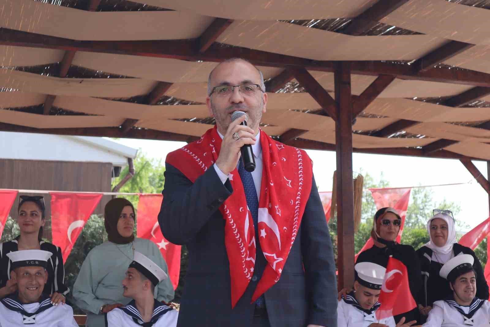 Yalova’da engelli gençlere asker eğlencesi