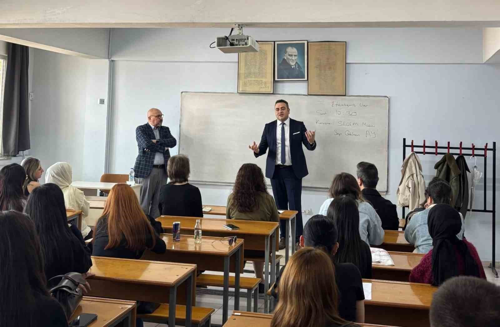 Sektörün uzman isimleri öğrencilerle buluştu