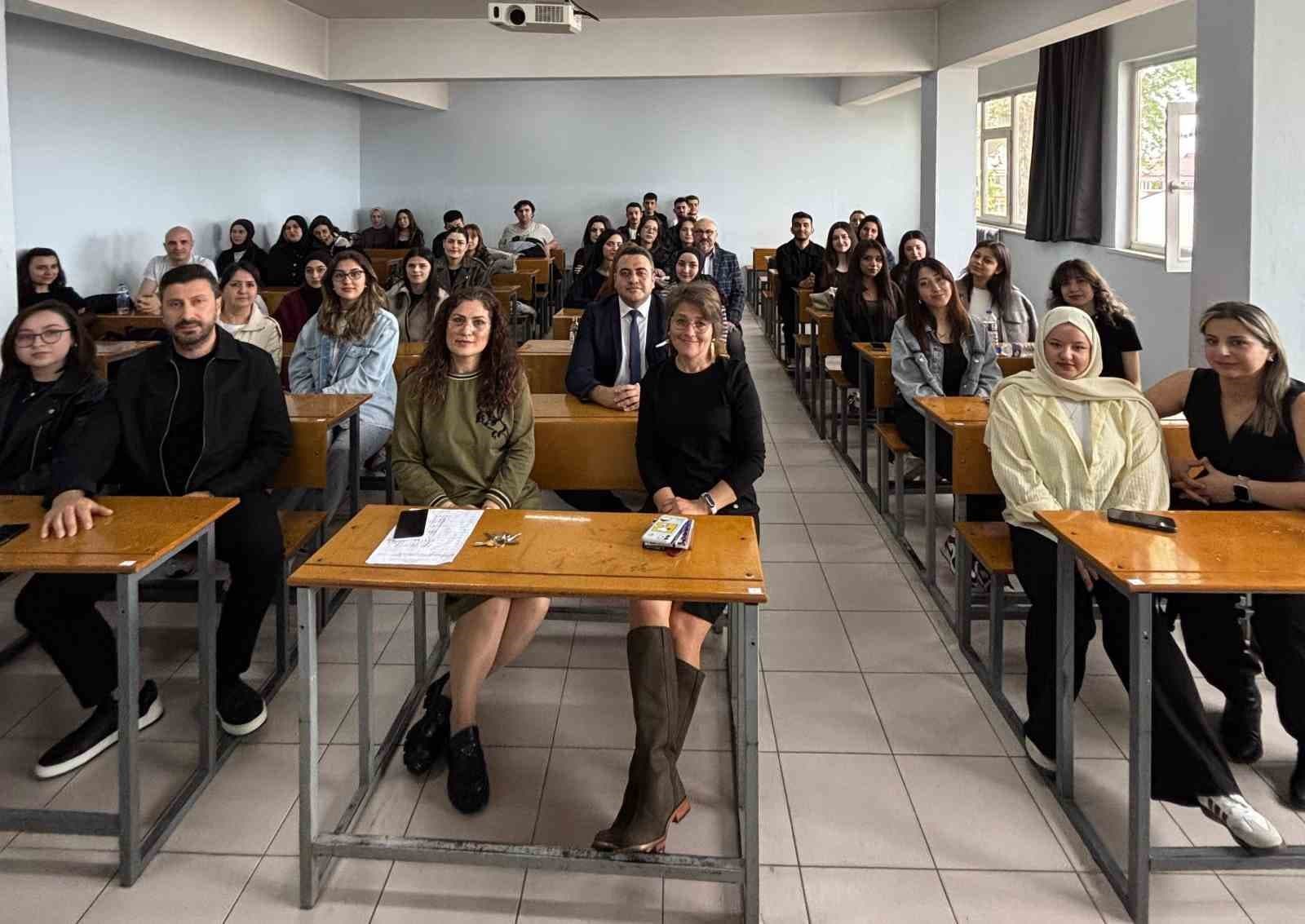 Sektörün uzman isimleri öğrencilerle buluştu
