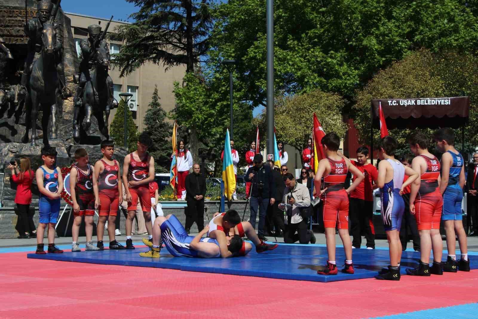 19 Mayıs Atatürk’ü Anma, Gençlik ve Spor Bayramı Uşak’ta coşkuyla kutlandı