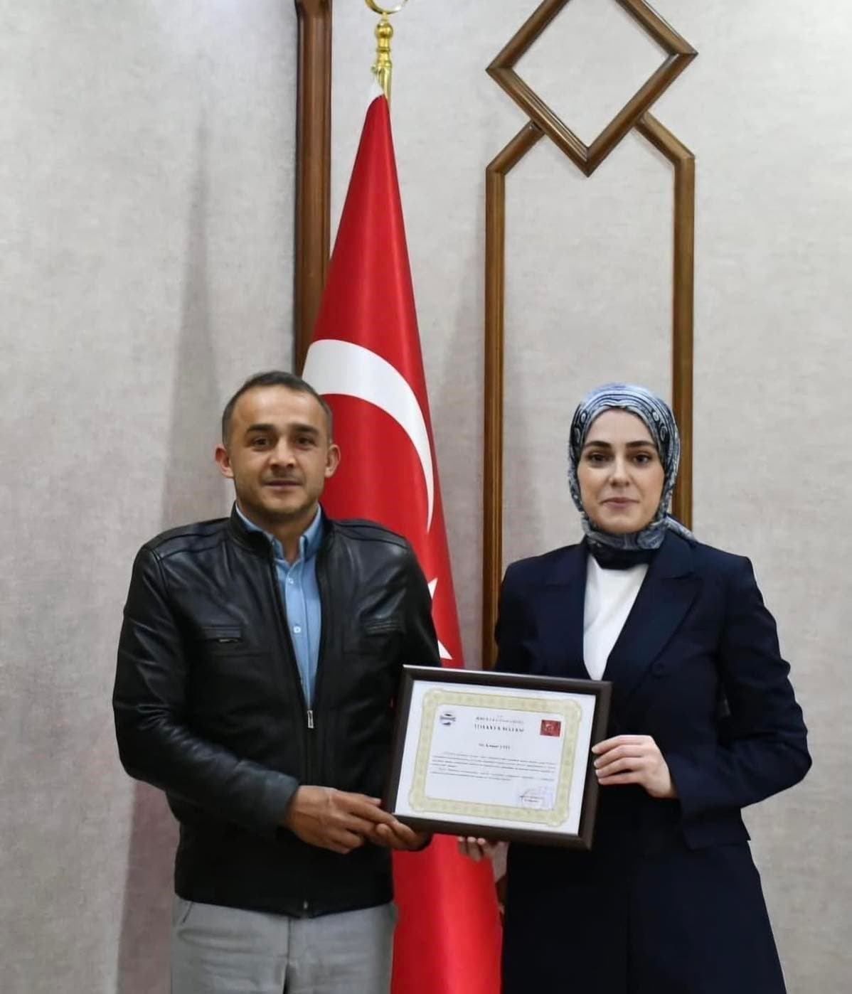 Eslem’i kurtaran dalgıç Kemal Ateş’e teşekkür belgesi