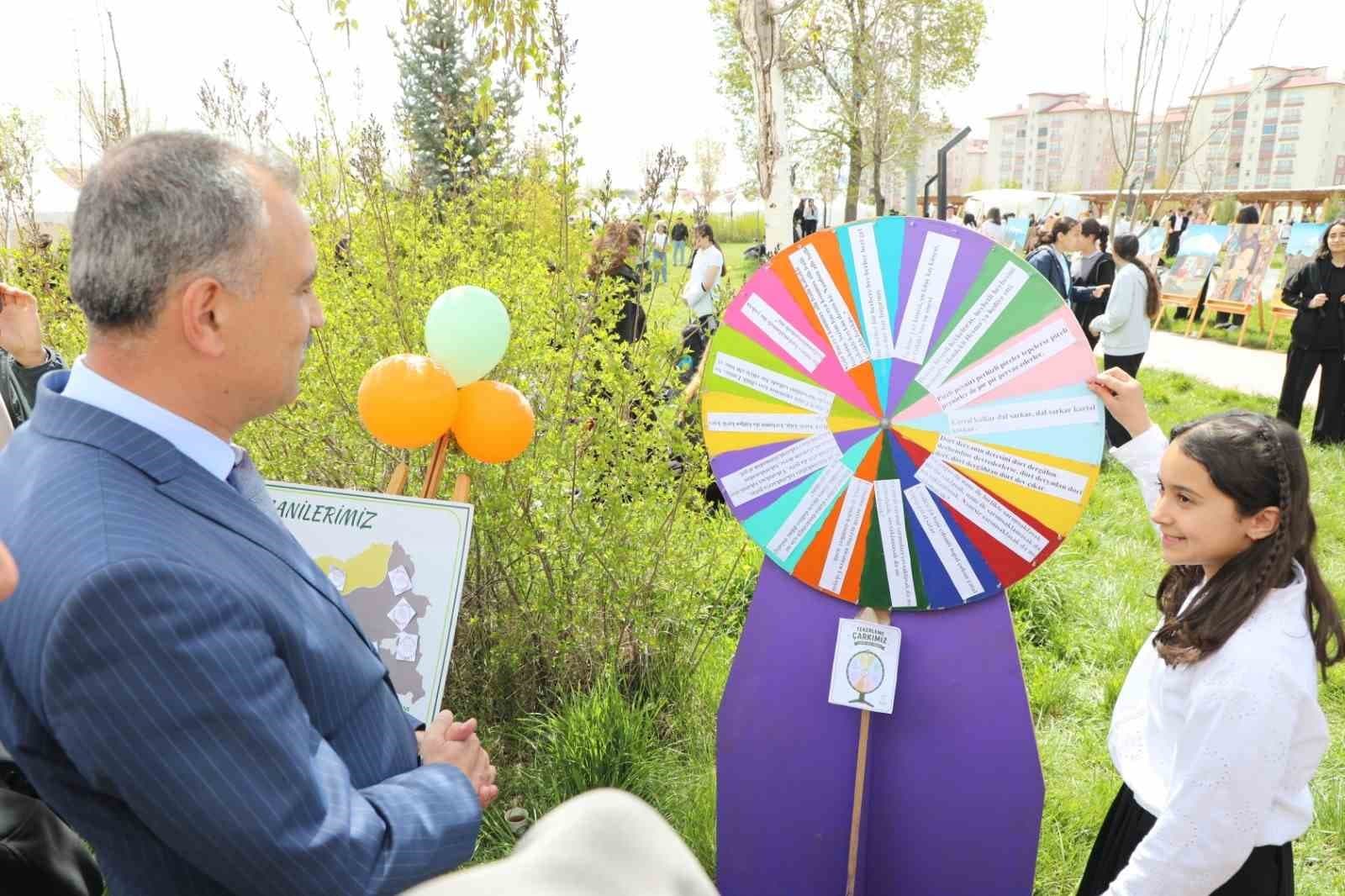 Ağrı’da "Bilim Dolu Günler Bilim Şenliği" başladı