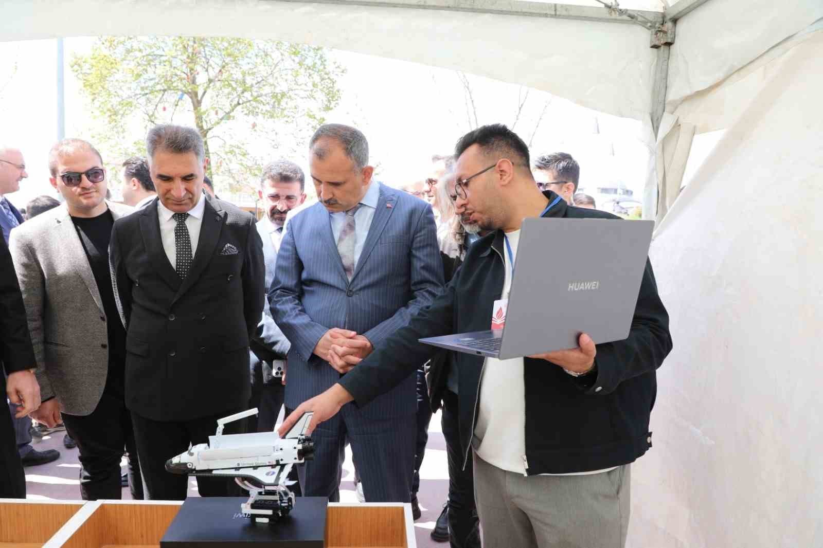 Ağrı’da "Bilim Dolu Günler Bilim Şenliği" başladı