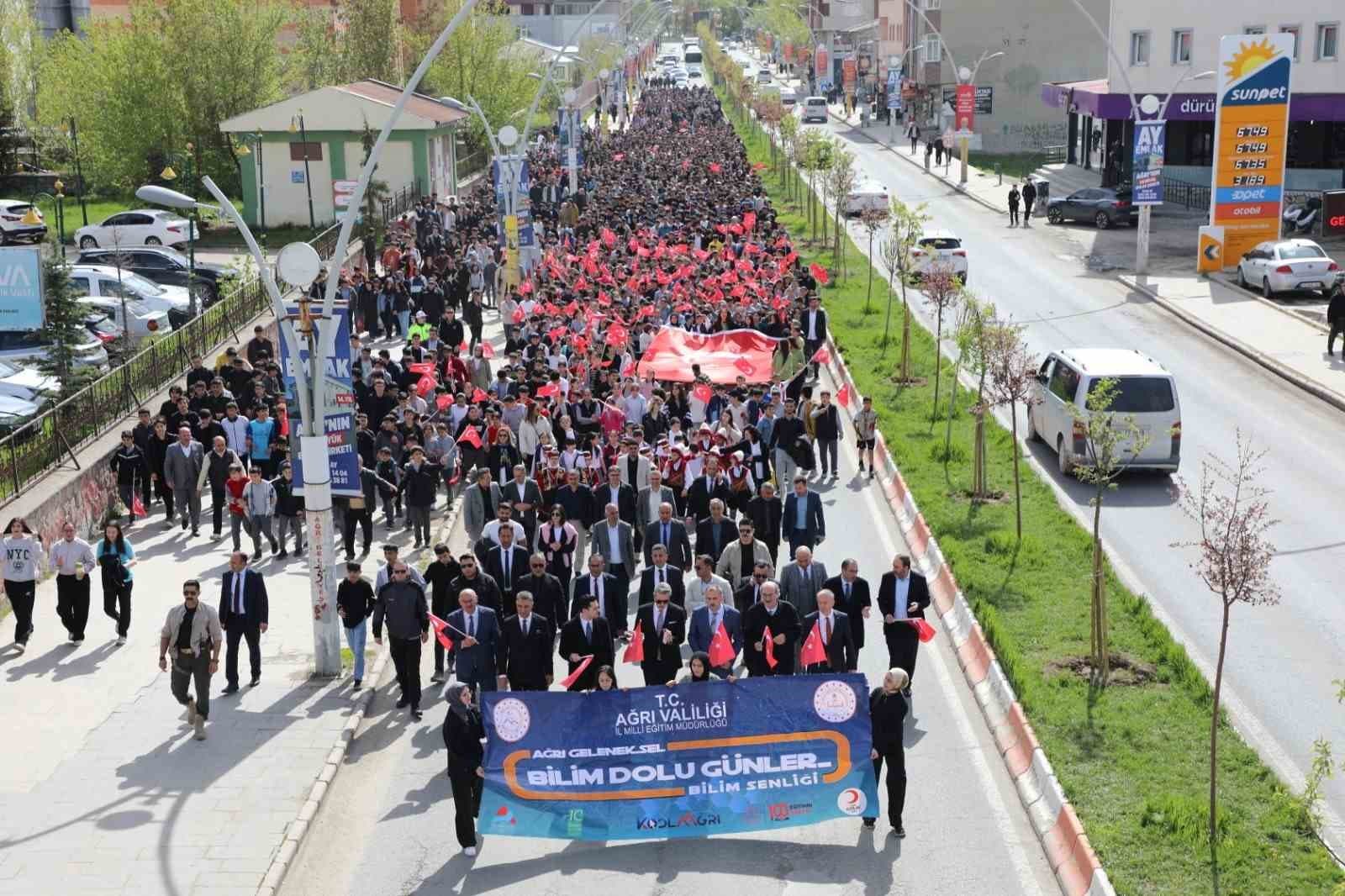 Ağrı’da "Bilim Dolu Günler Bilim Şenliği" başladı