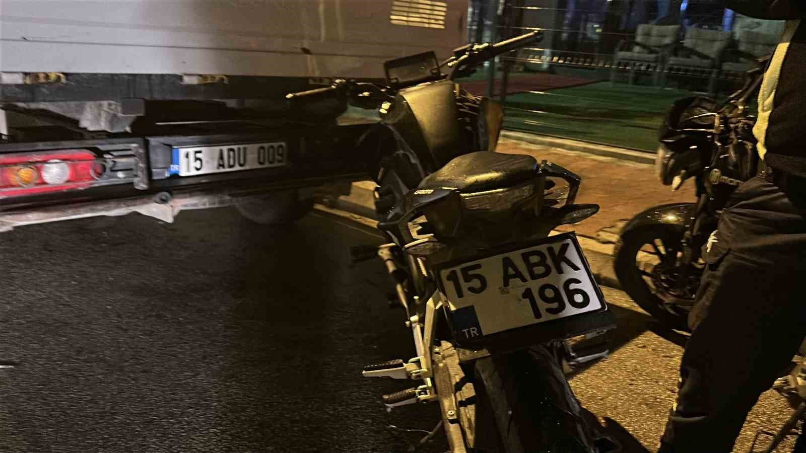 Kontrolden çıkan motosiklet devrildi, sürücüsü yaralandı