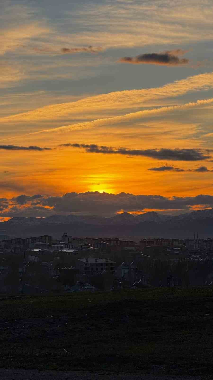 Ağrı’da gün batımı görsel şölen sundu