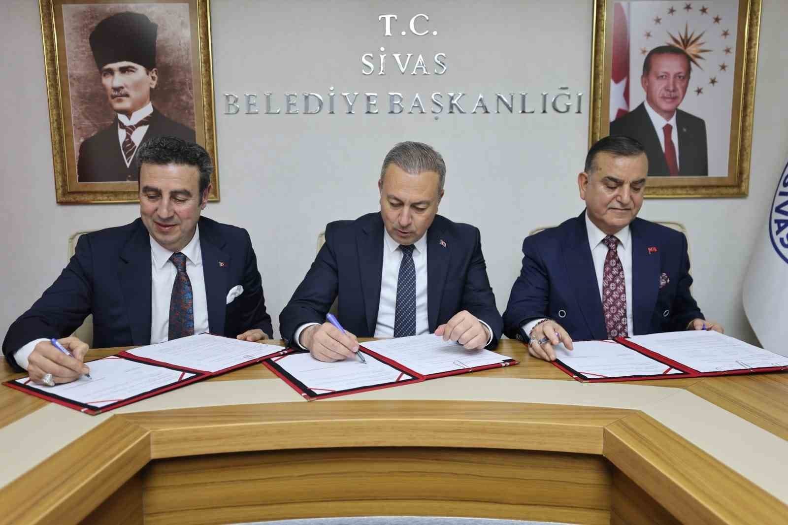 Sivas esnafına yakışacak yeni hizmet binası için imzalar atıldı