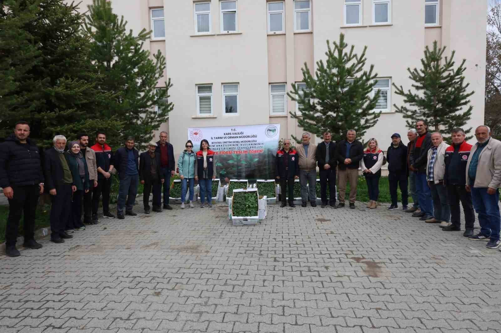 Kars’ta sebze üretimine destek: Binlerce fide üreticiyle buluştu