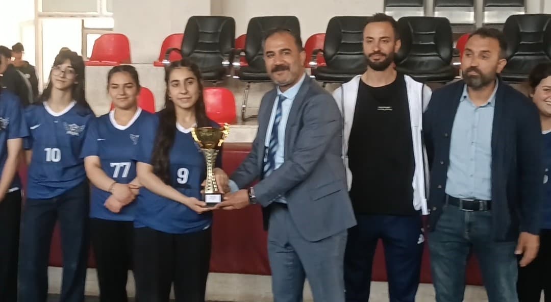 Özalp’te Liseler Arası Voleybol Turnuvası düzenlendi