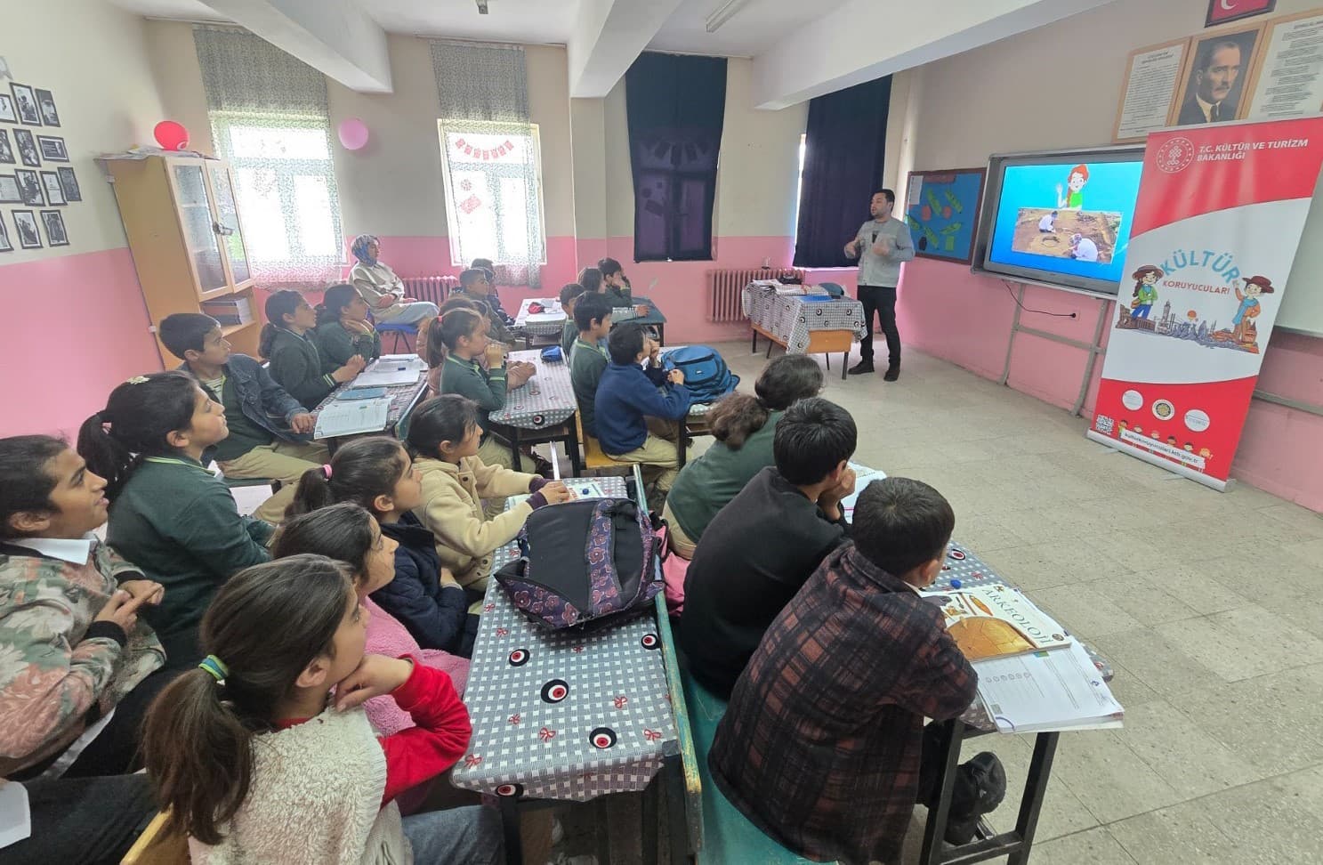 Ahlat’ta "Kültür Koruyucuları" etkinlikleriyle geleceğe miras bilinci aşılanıyor