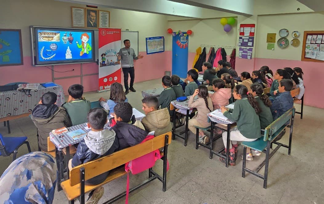 Ahlat’ta "Kültür Koruyucuları" etkinlikleriyle geleceğe miras bilinci aşılanıyor