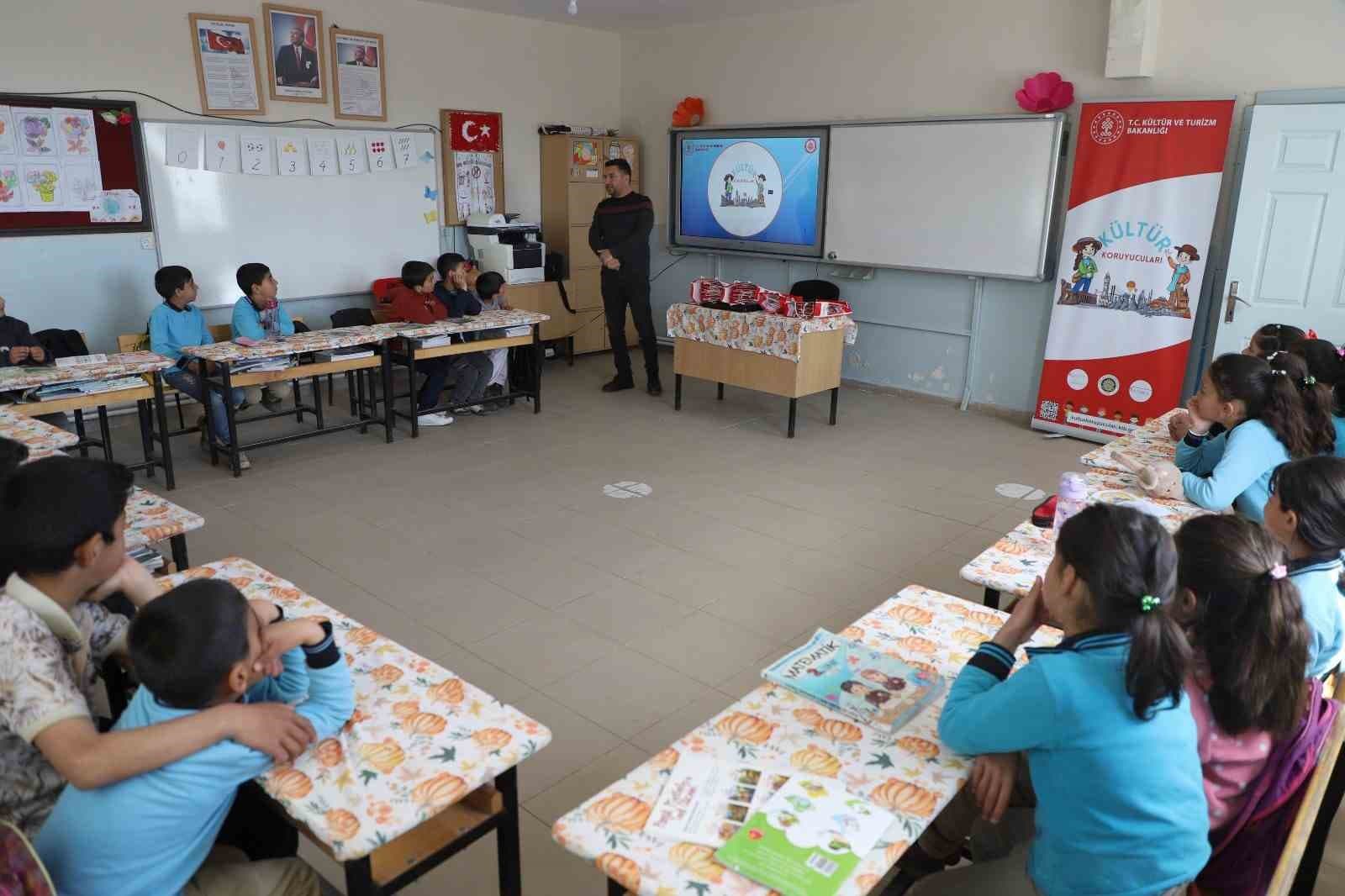 Ahlat’ta "Kültür Koruyucuları" etkinlikleriyle geleceğe miras bilinci aşılanıyor