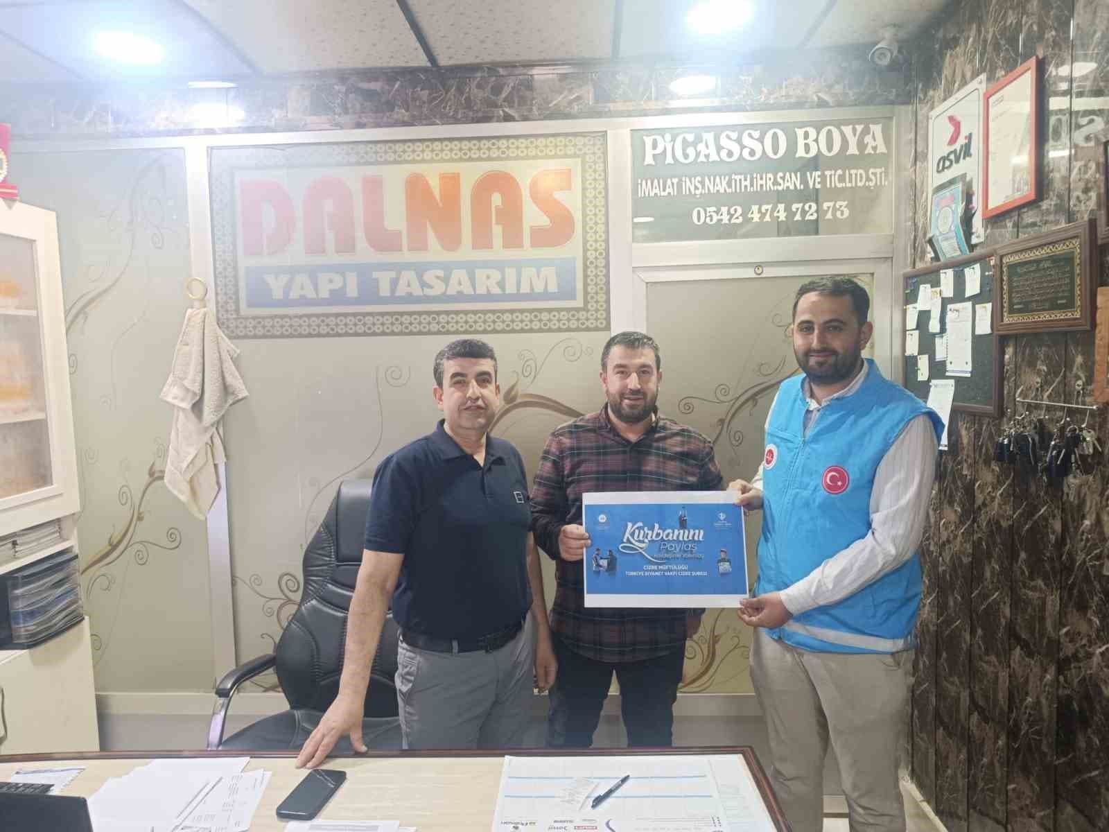 Cizre Kaymakamı Baycar, Türkiye Diyanet Vakfı kurban kampanyasına destek verdi