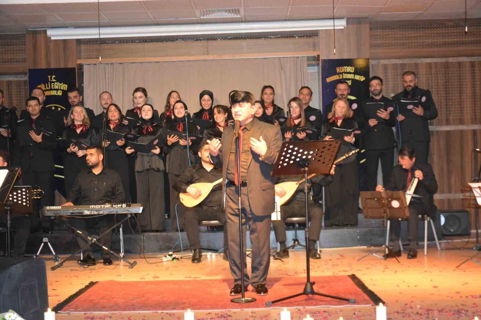 Ordu’da öğretmenlerden Türk halk müziği konseri