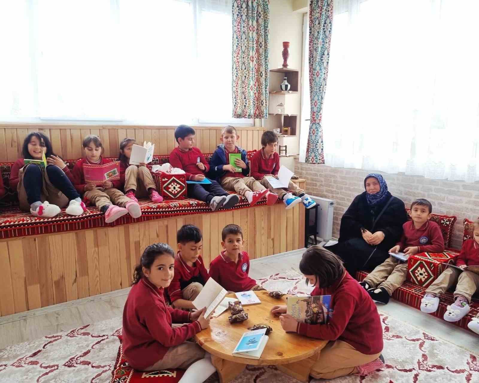 Aydıntepe’de öğrencilerin aileleriyle hazırladığı hikâyeler kitaplaştırıldı