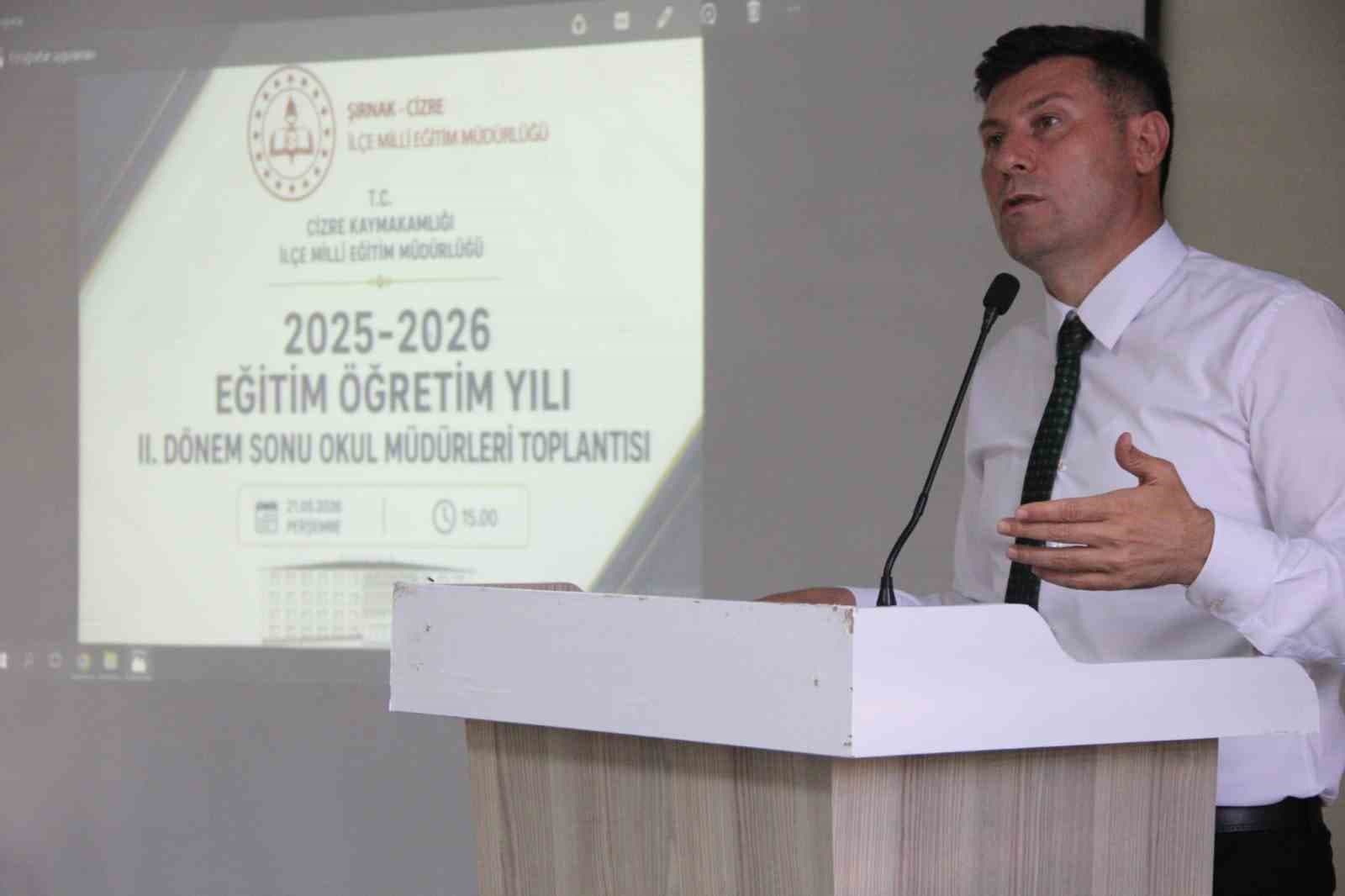 Cizre’de okul müdürleri toplantısında eğitim masaya yatırıldı