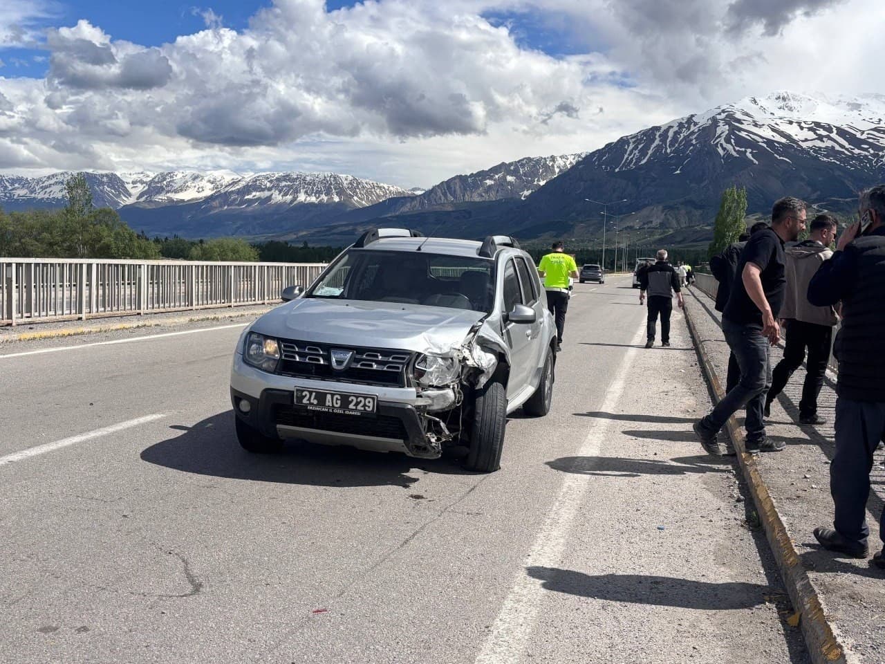 Erzincan-Çağlayan Karayolu’nda trafik kazası: 2 yaralı