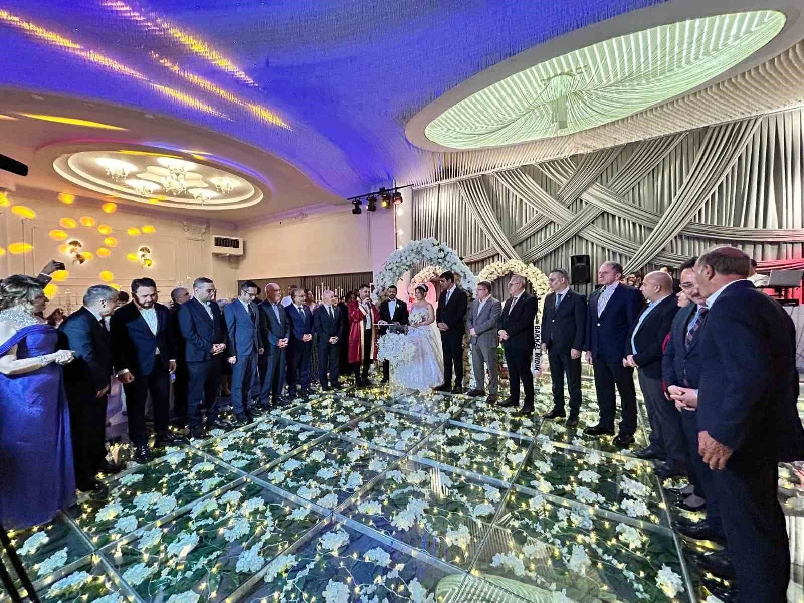 Uşak’ta 15 şahitli nikah töreni