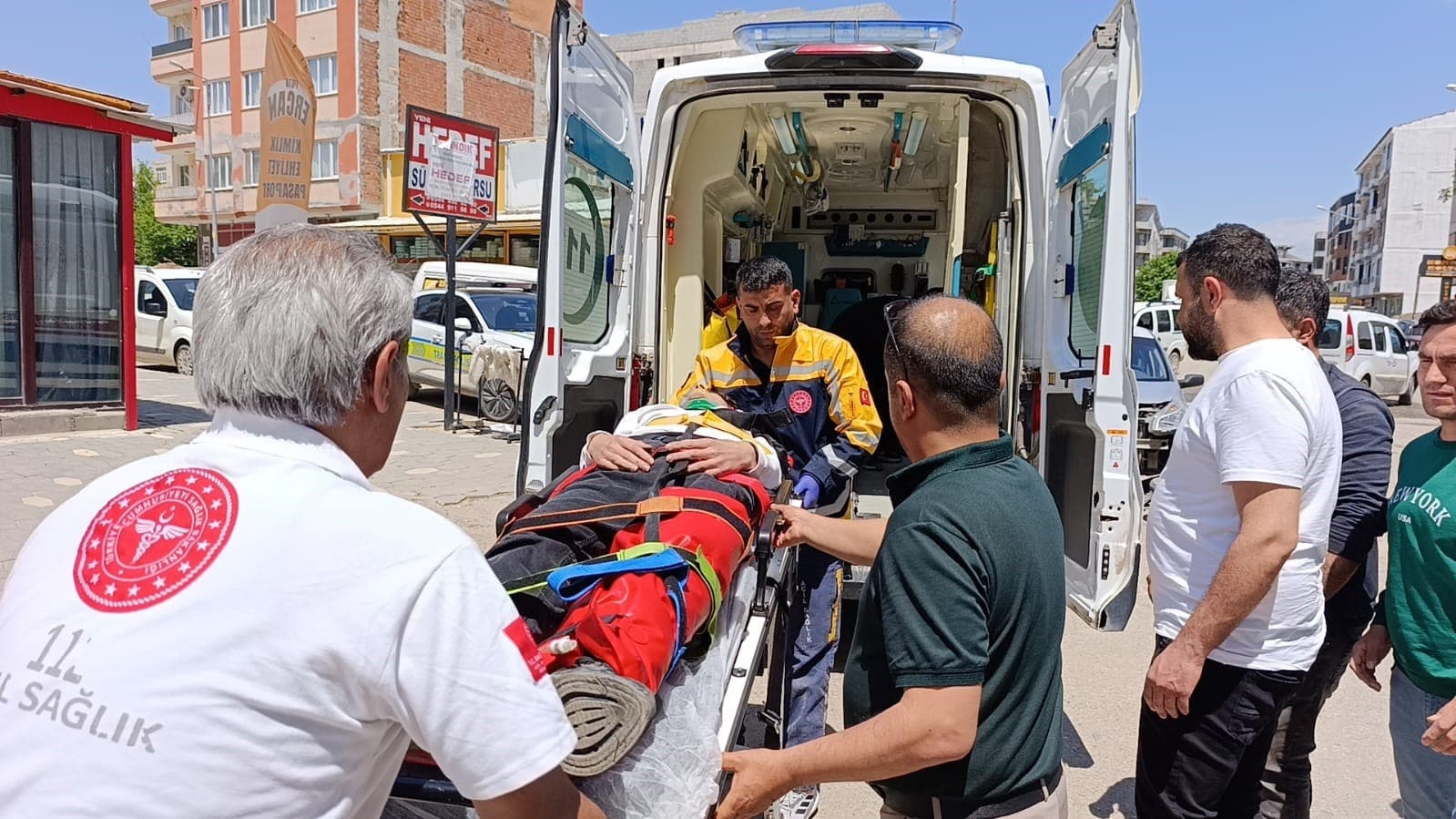 Otomobil ile motosiklet çarpıştı: 1 yaralı