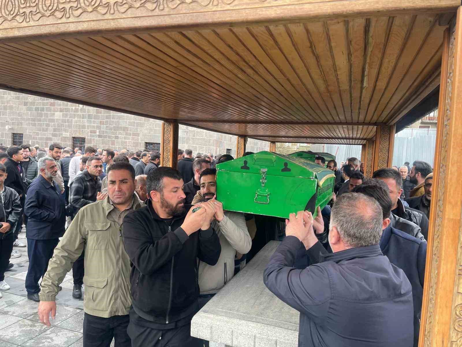 Gazeteci Orhan Akdal’a son görev