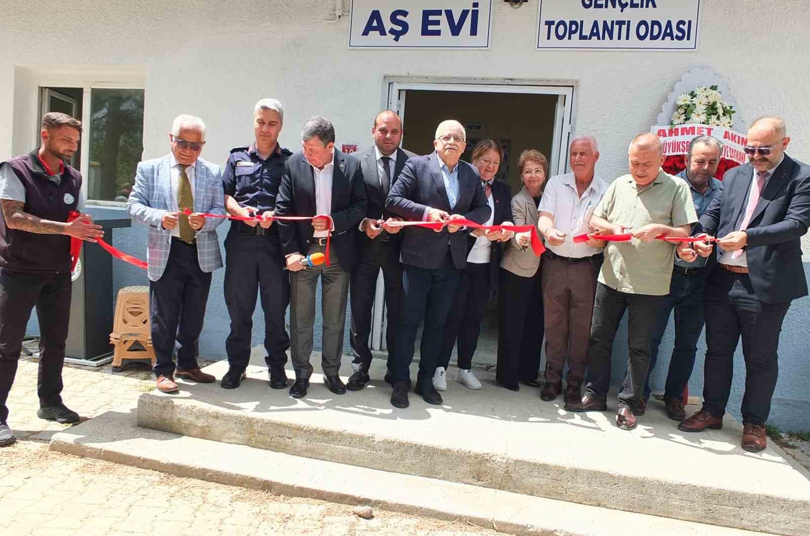Burhaniye’de eski okul aş evi ve gençlik toplantı odası oldu