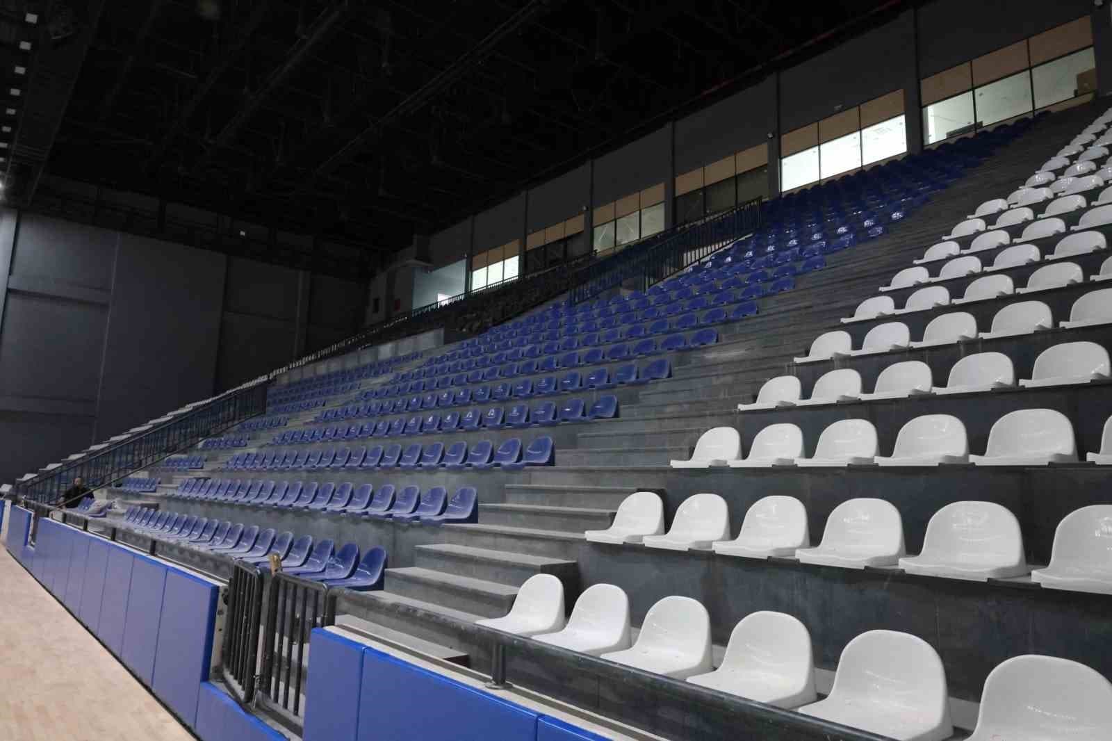 Aydın’da 3 bin kişilik spor salonunda sona gelindi
