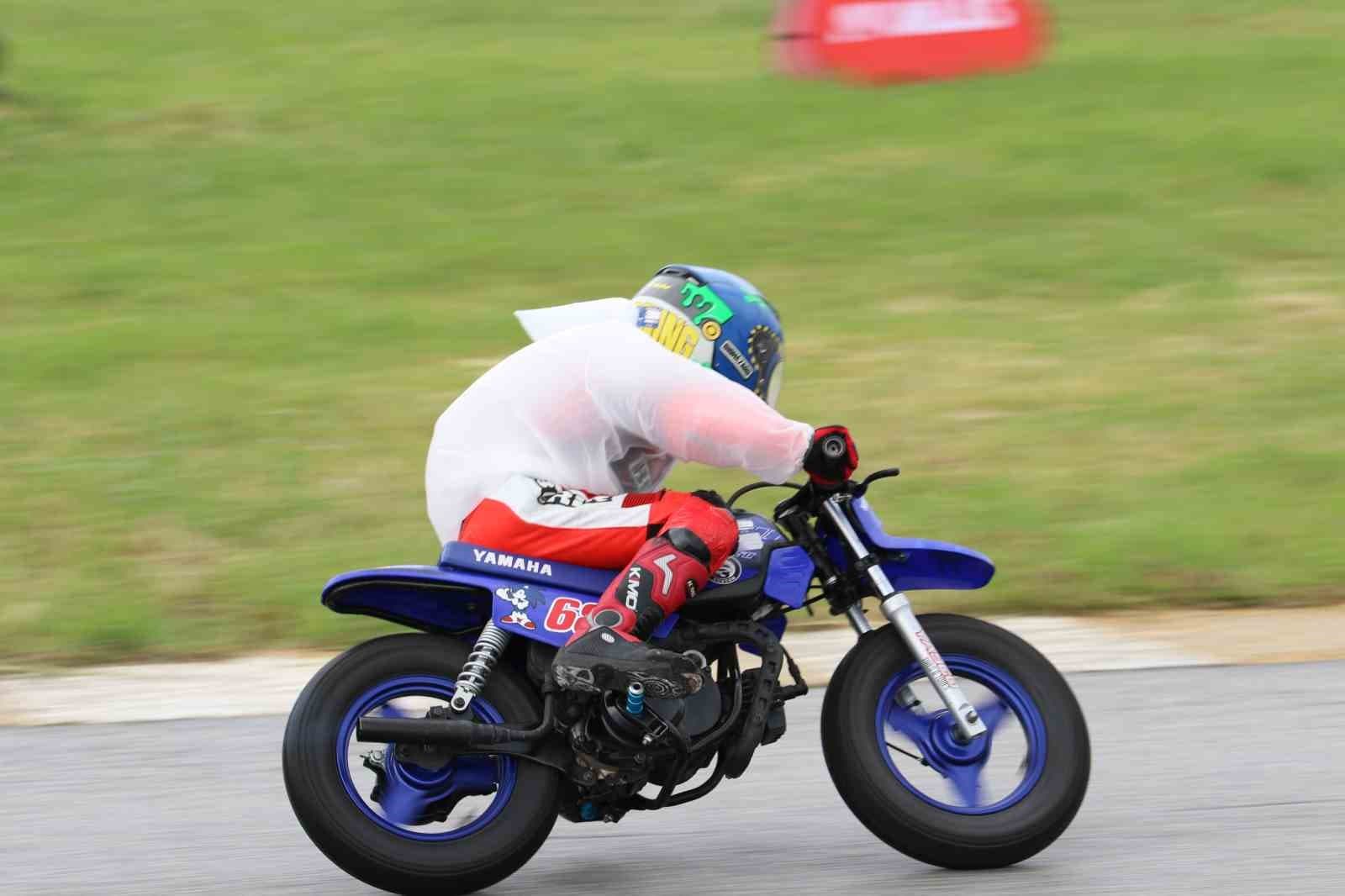 Süpermoto ve MotoMini heyecanı Uşak’ta başladı