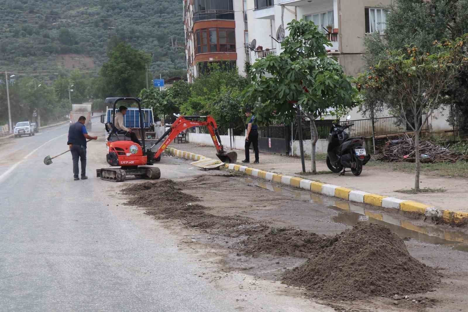 Bozdoğan’da yağışın izleri siliniyor