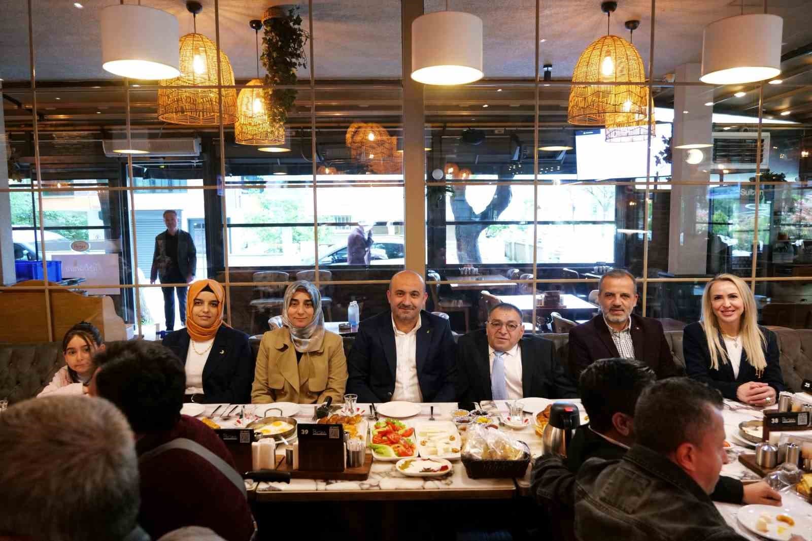 AK Parti Eskişehir İl Başkanı Albayrak, engelli bireyler ile buluştu