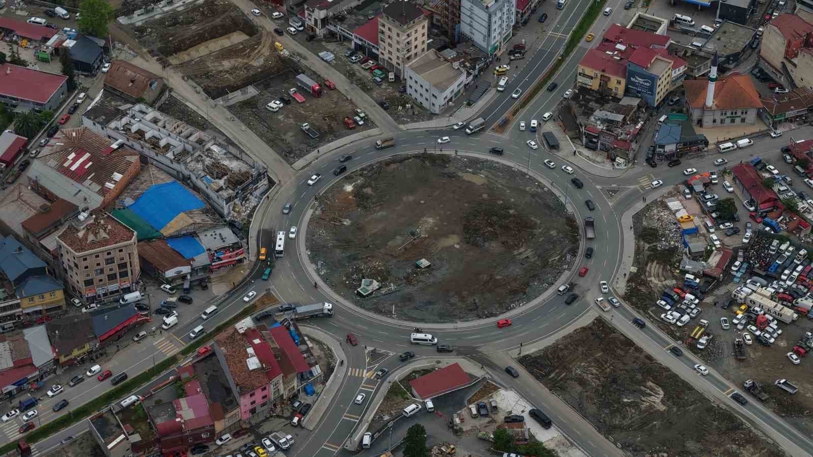 Karadeniz Sahil Yolu viyadüklerle Değirmendere Tüneli’ne bağlanıyor