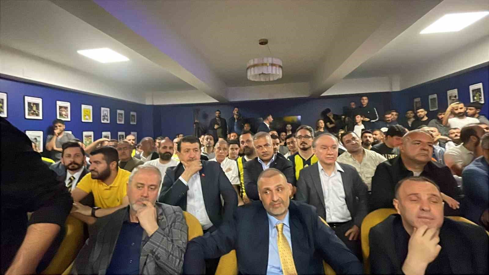 Aziz Yıldırım taraftarla bir araya geldi