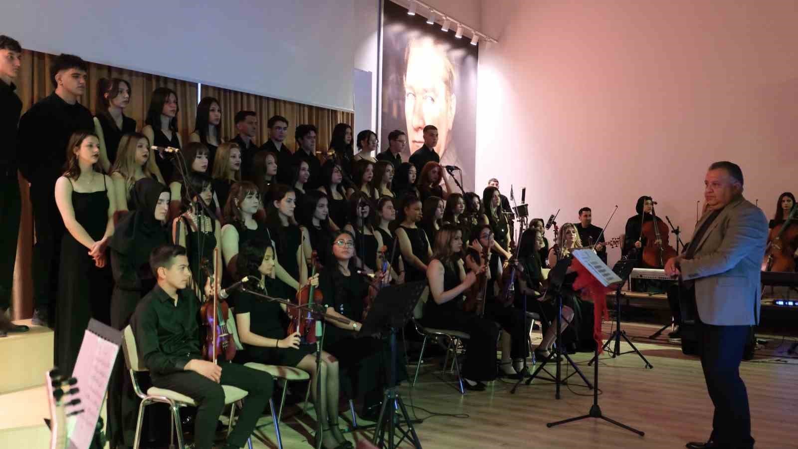 Karaman’da lise öğrencilerinden konser