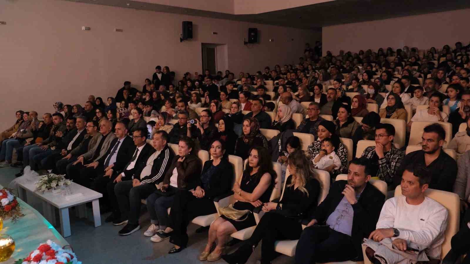 Karaman’da lise öğrencilerinden konser