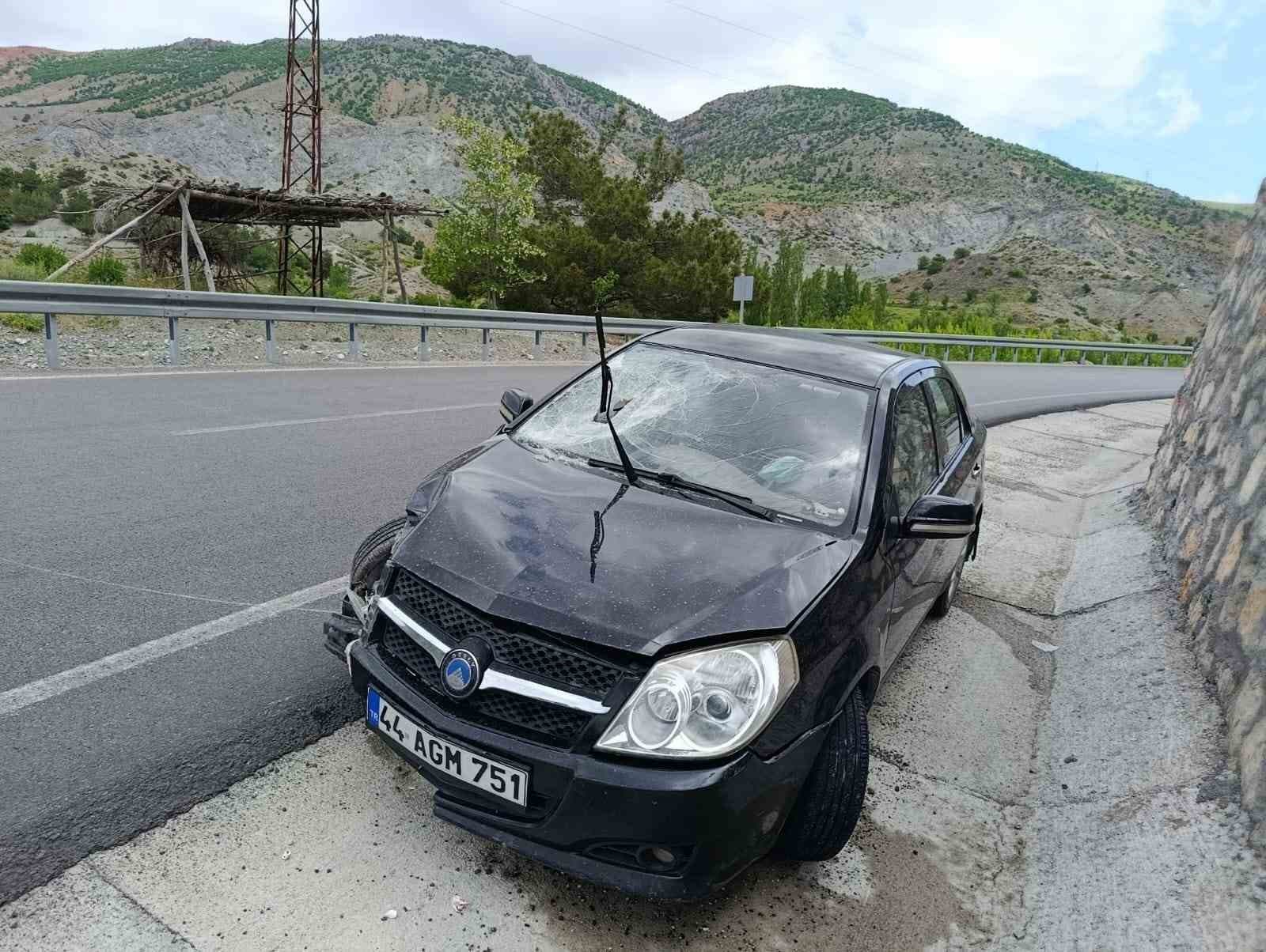 Kontrolden çıkan araç bariyerlere çarptı: 1 yaralı