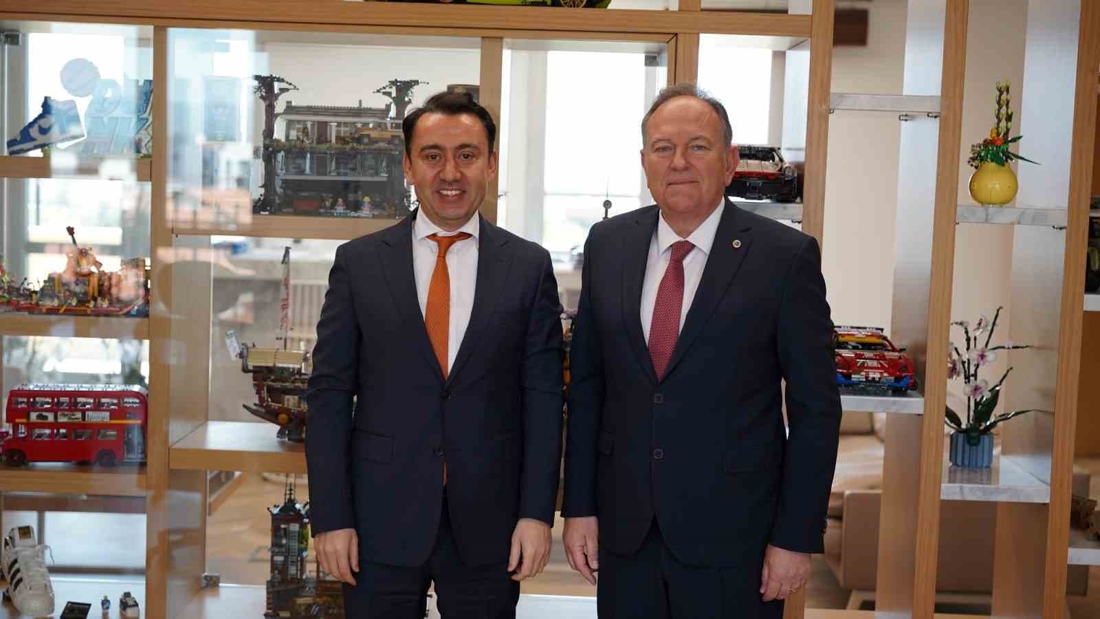 Bursa’nın önde gelen isimleri, öğrencilere tecrübelerini aktardı