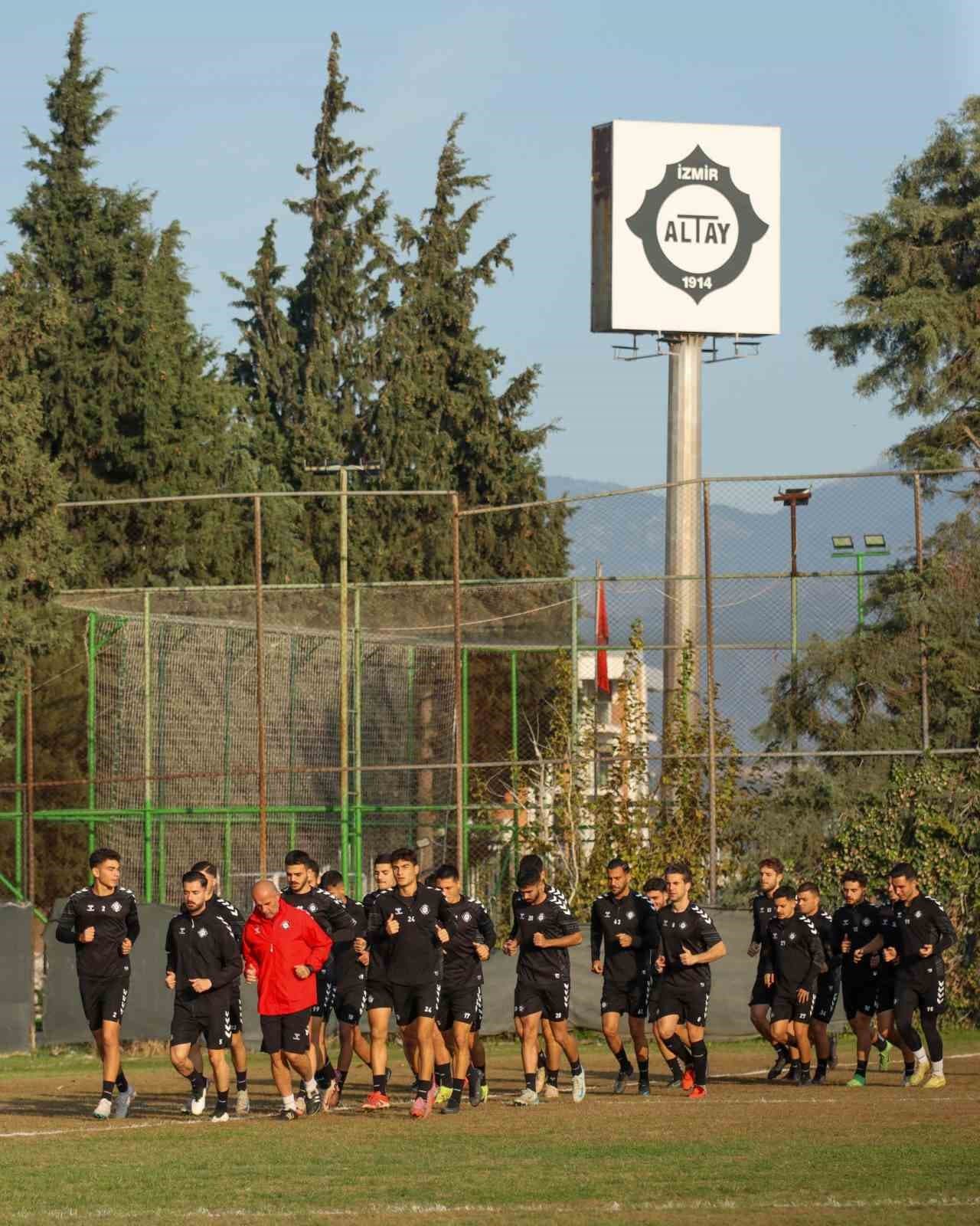 Altay yönetimi ile Ahmet Nur Çebi, İzmir’de görüşecek