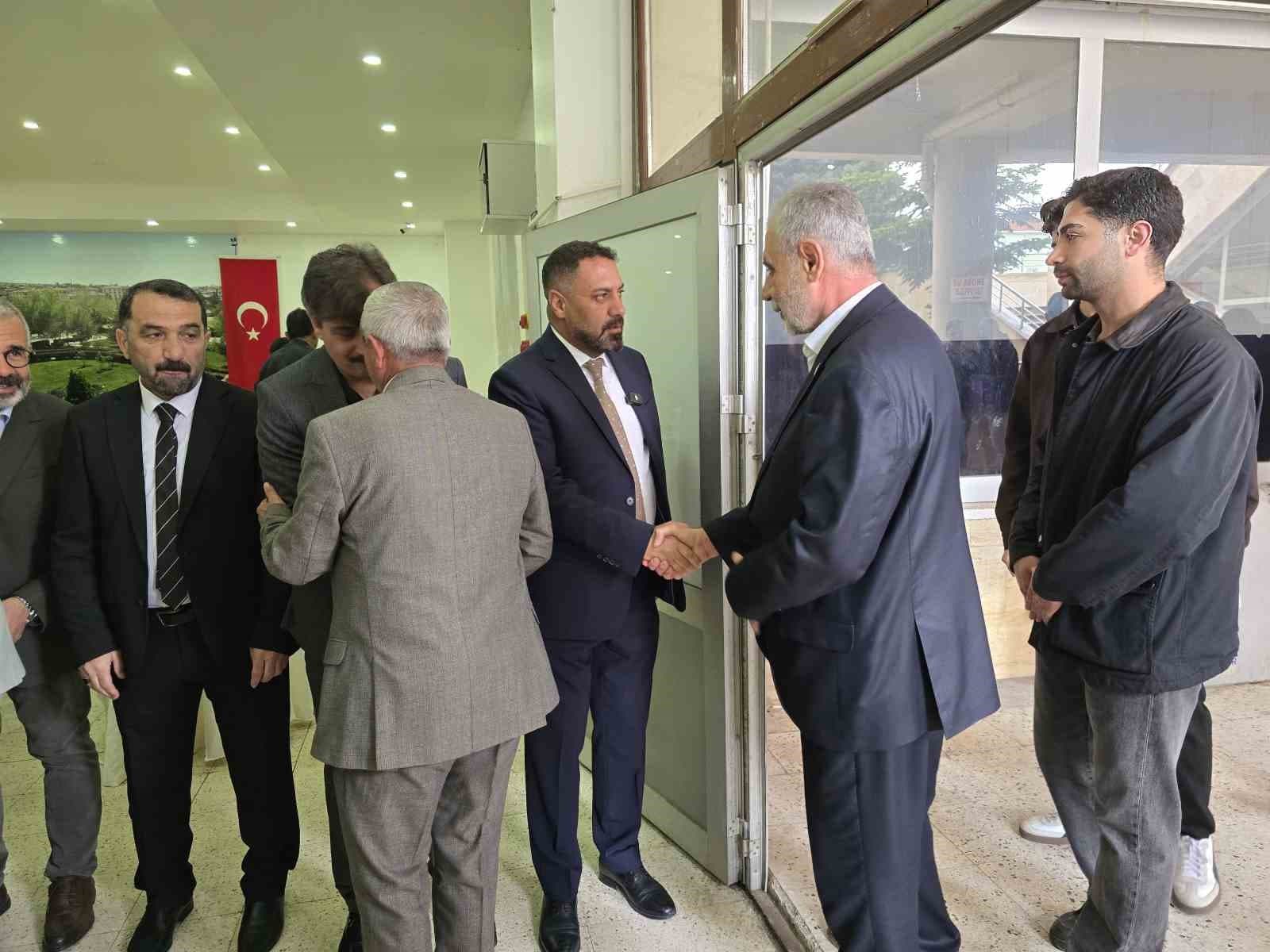 Başkan Ekinci, vatandaşlarla bayramlaştı