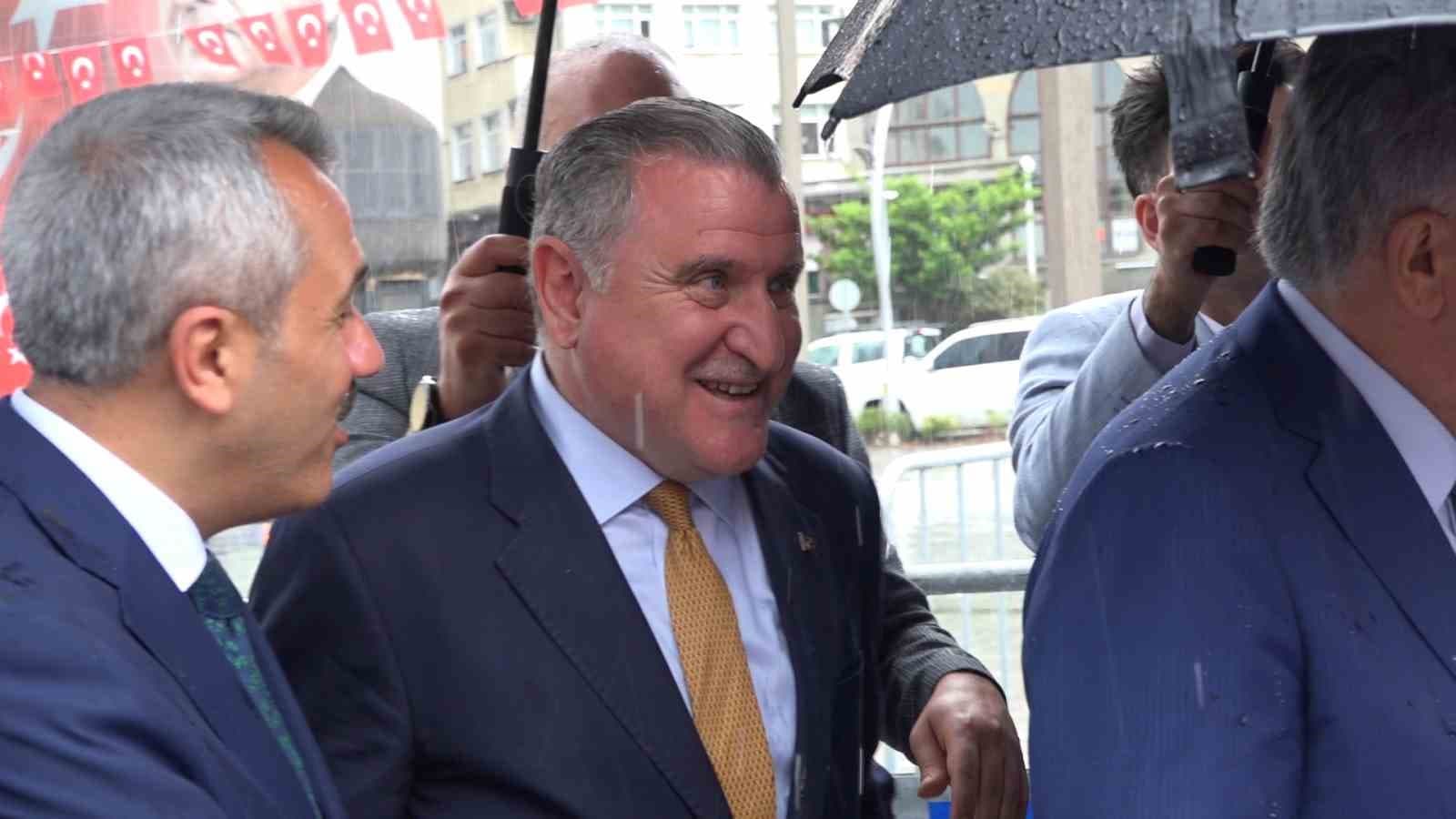 Osman Aşkın Bak: "Ülkemizde hiçbir şey kapalı kalmasın, açıklansın, araştırılsın"