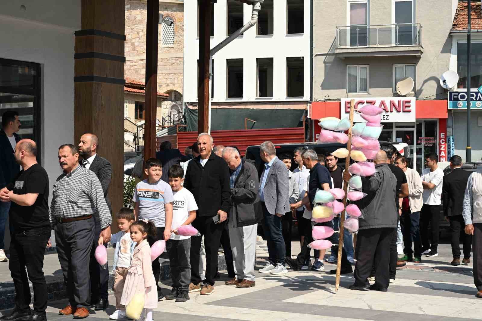 Demirci’de geleneksel bayramlaşma programına yoğun katılım