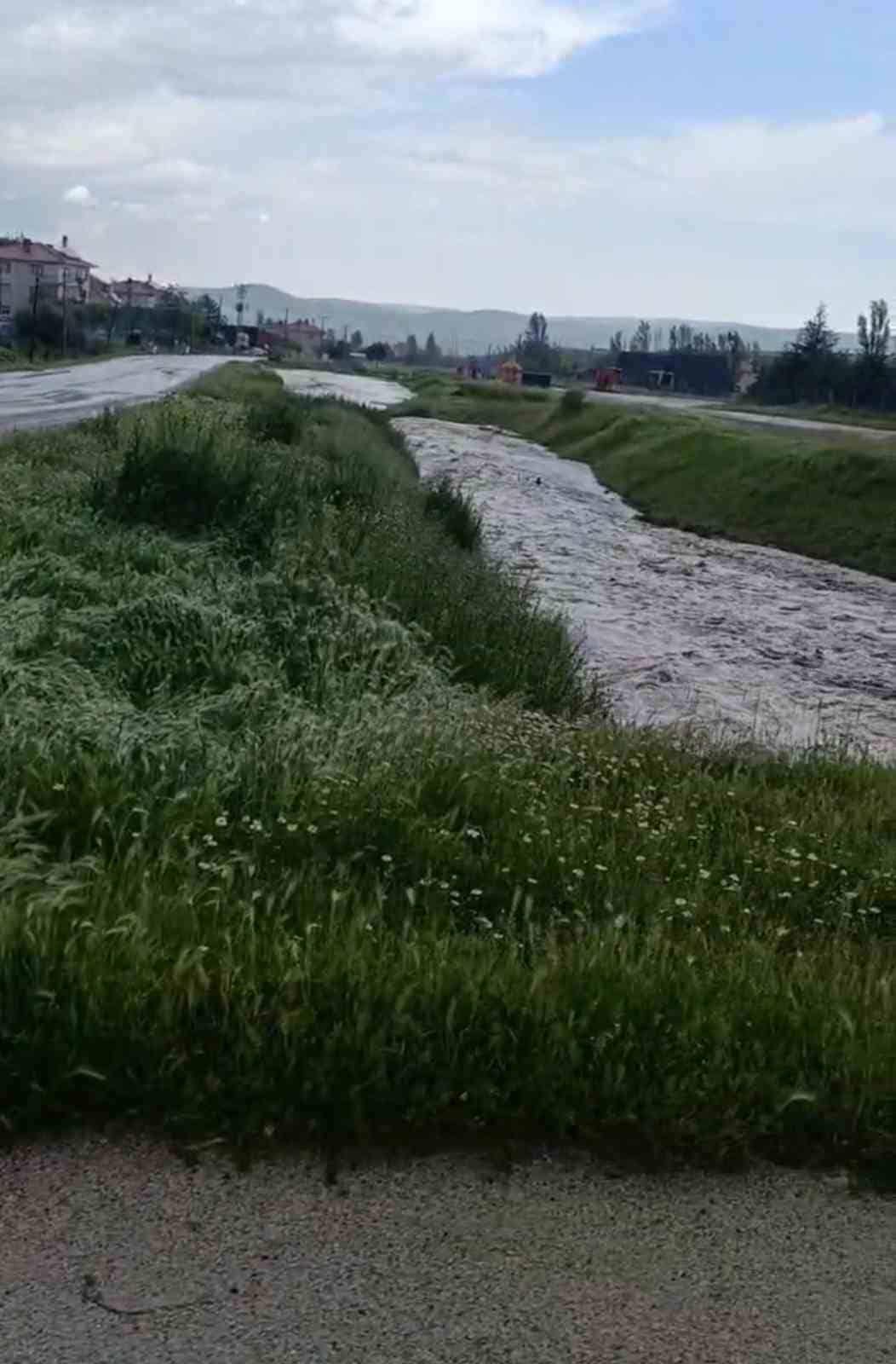 Ankara’da sağanak sonrası sel meydana geldi