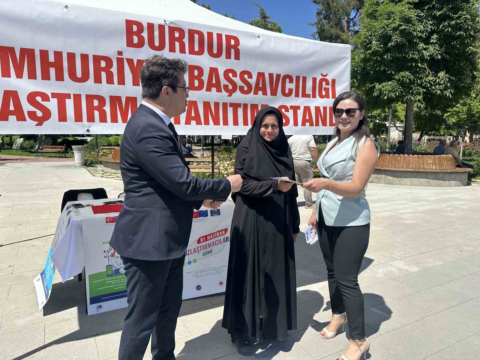Burdur’da Uzlaştırma Haftası’nda vatandaşlara bilgilendirme standı