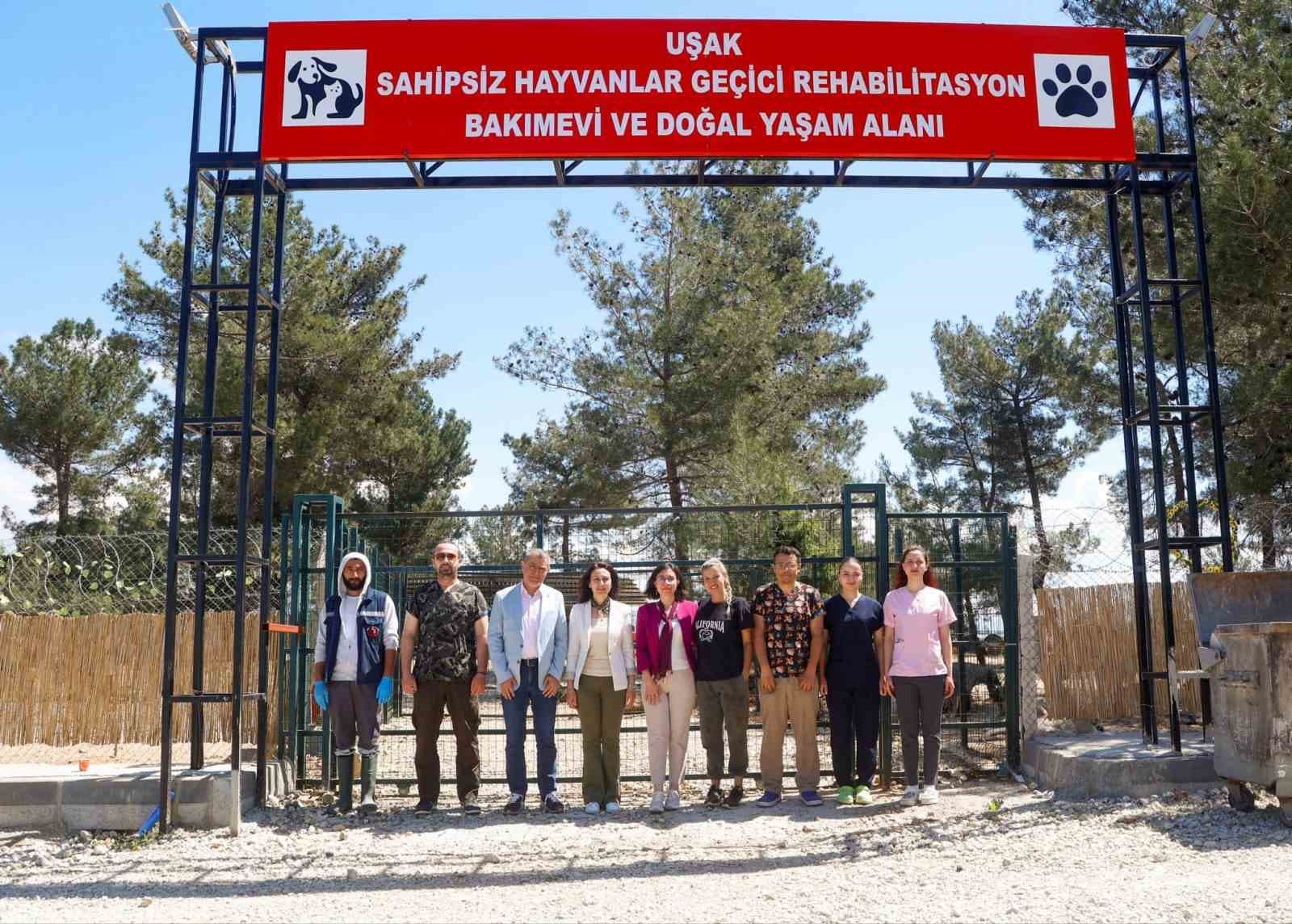 Uşak Belediyesi Başkan Vekili Özkan’dan hayvan bakımevine ziyaret