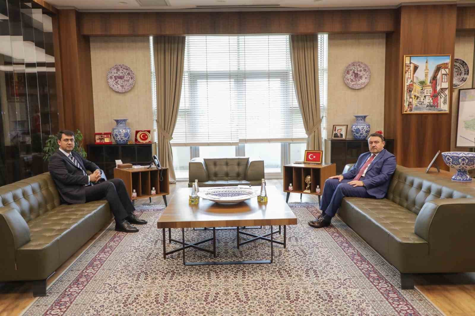 Uşak Valisi Kartal’dan Kütahya Valisi Işın’a iade-i ziyaret
