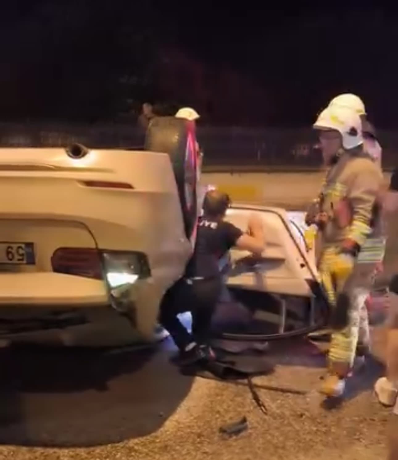 Edirne’de otomobil refüje çarpıp takla attı: 1 yaralı