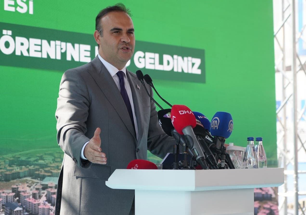 Bakan Kacır: "Birilerinin milletin emanetine nasıl hıyanet ettiklerini ve el uzatmaya kalktıklarını hep birlikte görüyoruz"